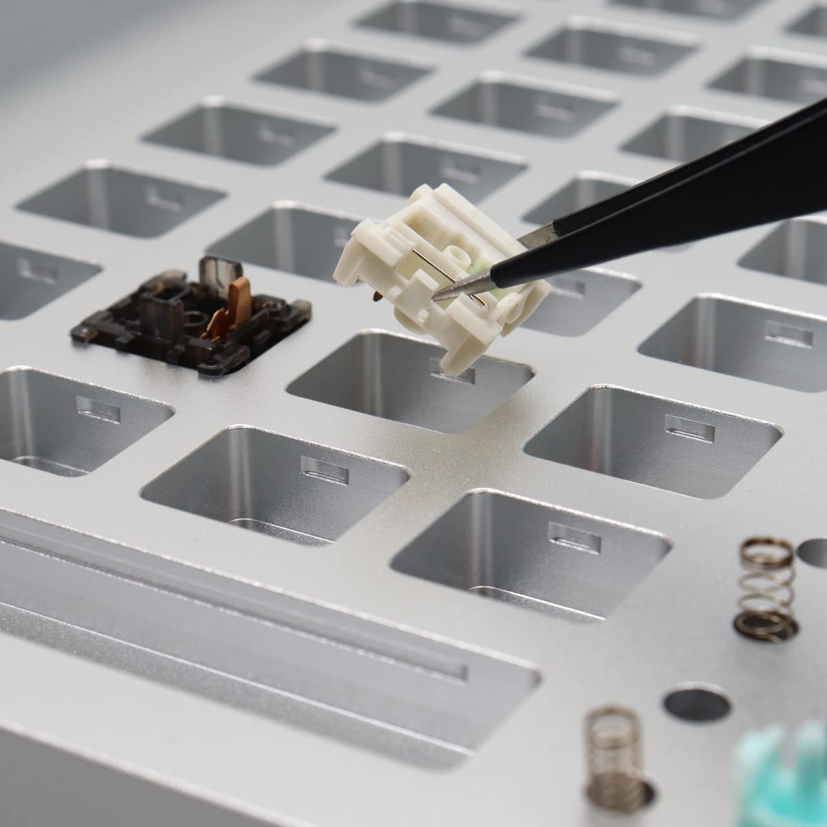 Metal Switch Lube Station Opener Acrylic Lube Station DIY Cover Removal Platform Keycaps Puller for Custom Cherry Mechanical Keyboard